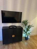 Spacious 1BD Flat - Next to Richmond Riverside!