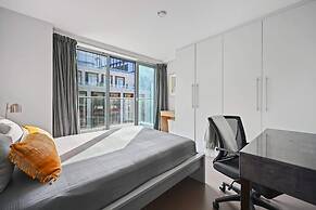 Sleek 2BD Flat W/terrace - 2 Mins From Farringdon!