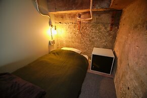 RED SUBMARINE - Hostel