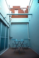 RED SUBMARINE - Hostel