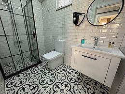 the rooms boutique hotel
