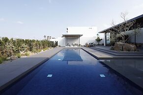 NOT A HOTEL AOSHIMA