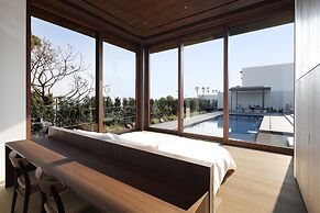 NOT A HOTEL AOSHIMA