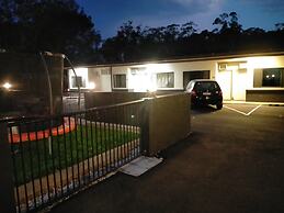 Midway Motel and Villas
