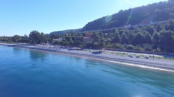 Stavento beach front suites