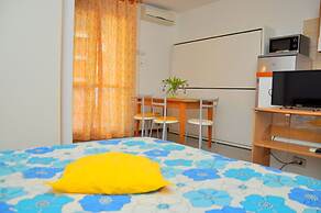 Cozy Studio Flat With Shared Pool-beahost
