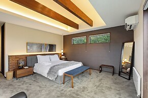 Miko - Rusutsu Chalets