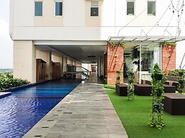 Cozy And Relaxing Studio Apartment B Residence