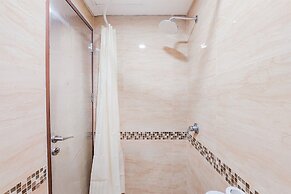 Cozy And Relaxing Studio Apartment B Residence
