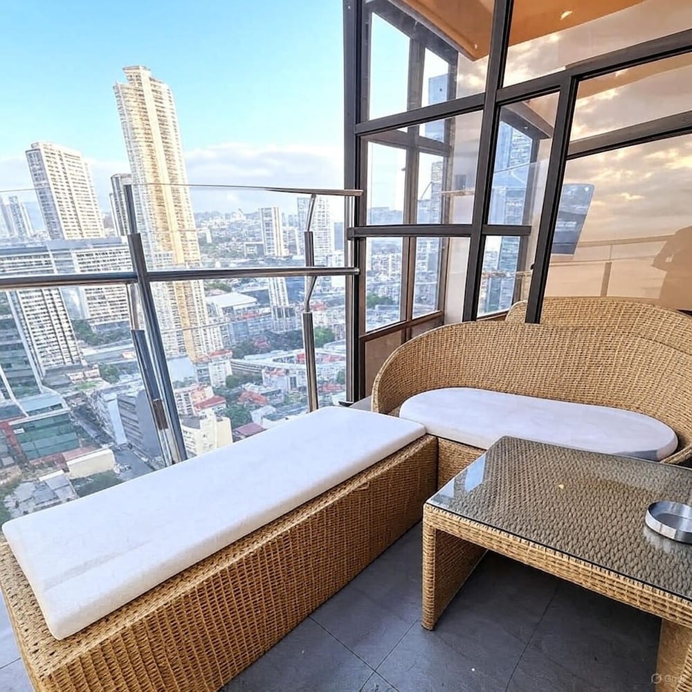 StayLuxia Manilabayview