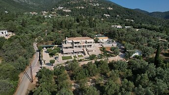 Elpida Luxury Apartments & Suites