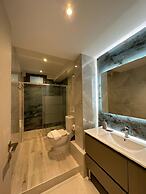 Elpida Luxury Apartments & Suites