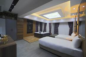 Karaca Otel