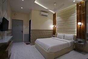 Palm Springs Beach Resort - Gorai