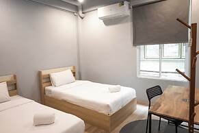 Ti Thong Hostel