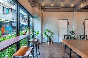Ti Thong Hostel