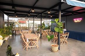Ti Thong Hostel