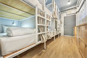 Ti Thong Hostel