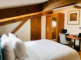 Chasse Residency Hotel
