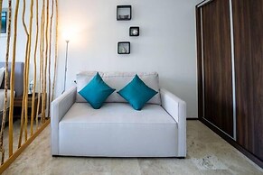 Stylish Studios Pool Near Beach