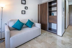 Stylish Studios Pool Near Beach