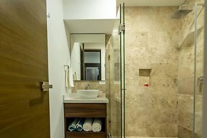 Stylish Studios Pool Near Beach