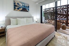 Stylish Studios Pool Near Beach