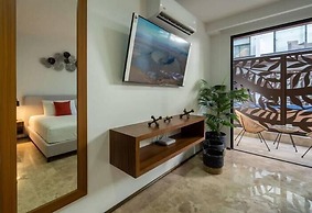 Stylish Studios Pool Near Beach