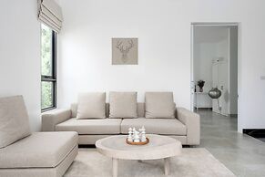 Bougain Villas Salad Beach