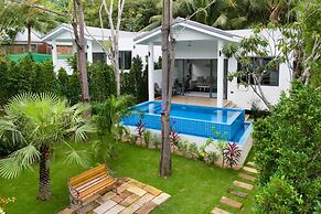 Bougain Villas Salad Beach
