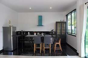 Bougain Villas Salad Beach