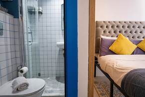 Mandera's Boutique Suites & Dorms