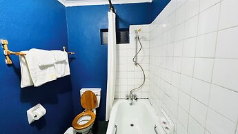 Pinetree Inn Hotel