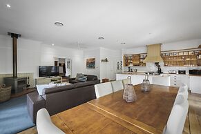 Magical Lucindale - 4 Bedroom House