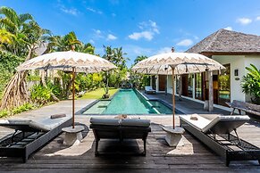 Villa Ku Besar by Villa Finder