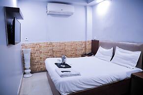 Roomshala 126 Mannat Inn