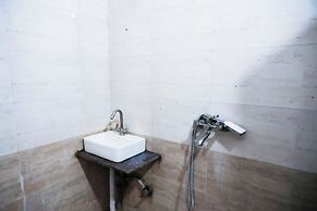 Roomshala 126 Mannat Inn