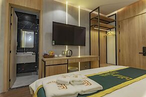 The Elite Hotel