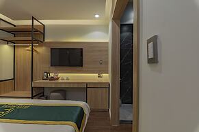 The Elite Hotel