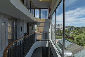 The Elite Hotel