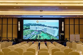 Emerald Ho Tram Resort