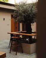 Faces & Places Boutique Hotel