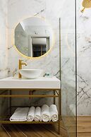XVI Suites
