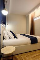 XVI Suites