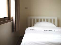 Krung Tone Hostel