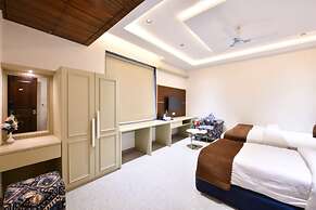 Click Hotel Narayana