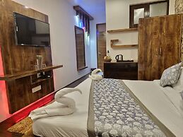 Seven Hills Hotel Srinagar