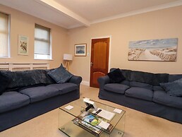 6D Clifton Drive