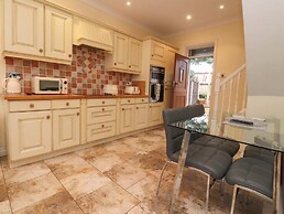 6D Clifton Drive