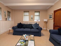 6D Clifton Drive